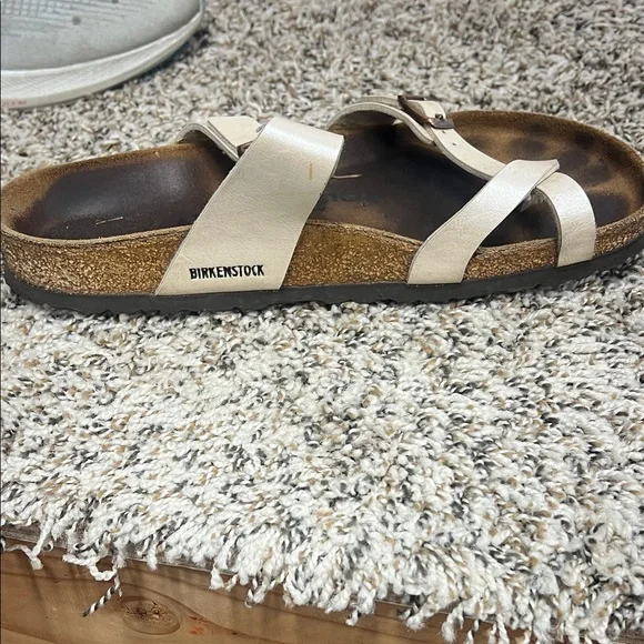 Birkenstock Tan Cross-Strap Sandals - Picture 2 of 4